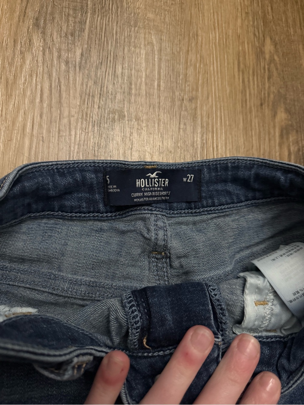 Hollister Denim Shorts - Picture 3 of 6
